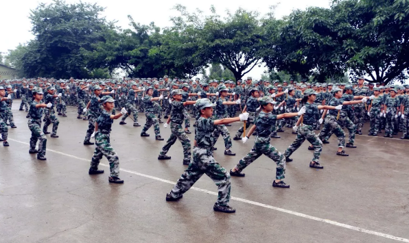 北京師范大學(xué)成都實驗學(xué)校2019年軍訓(xùn)