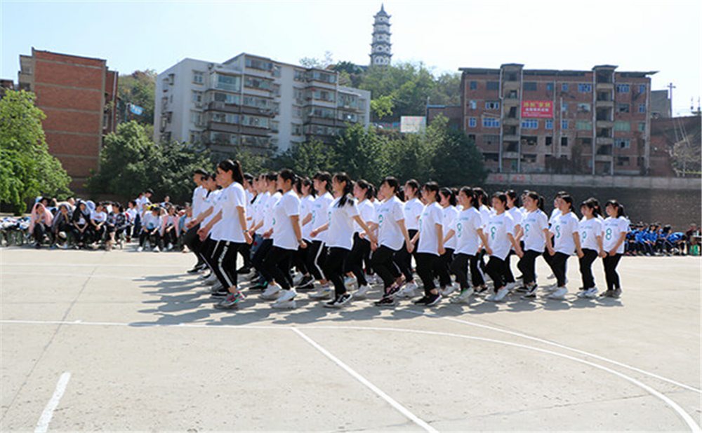 威遠縣自強中學(xué)學(xué)校詳細地址在什么地方？