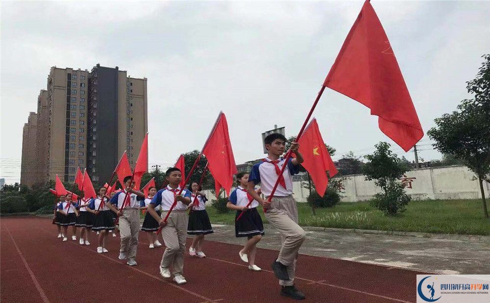 濛陽中學(xué)一年的學(xué)費是多少？