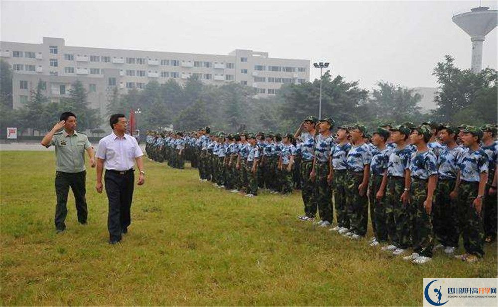 成都石室中學(xué)住宿費(fèi)用是多少錢？