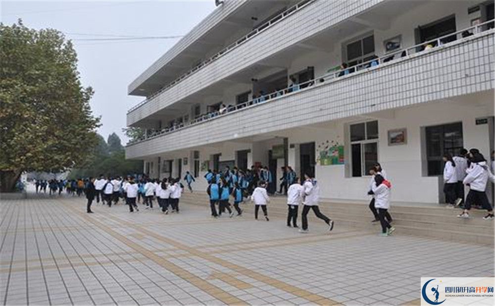 成都市太平中學(xué)校園風(fēng)采